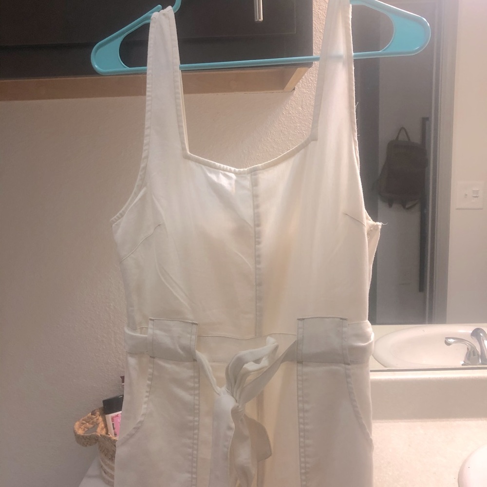 White Jumpsuit with Bow in Fromt